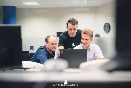 ar imanoma rasti programuotojo darba pasimokius savarankiskai